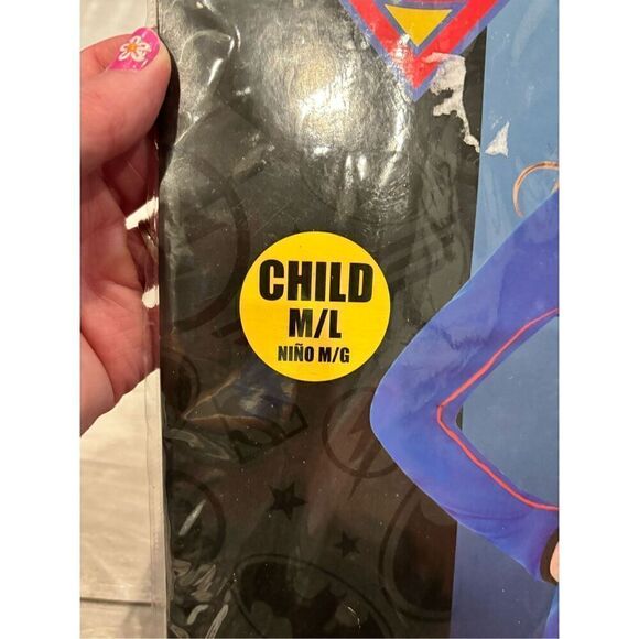 DC marvel, superhero, girls superman shirt, Halloween costume size M/L - Picture 8 of 10